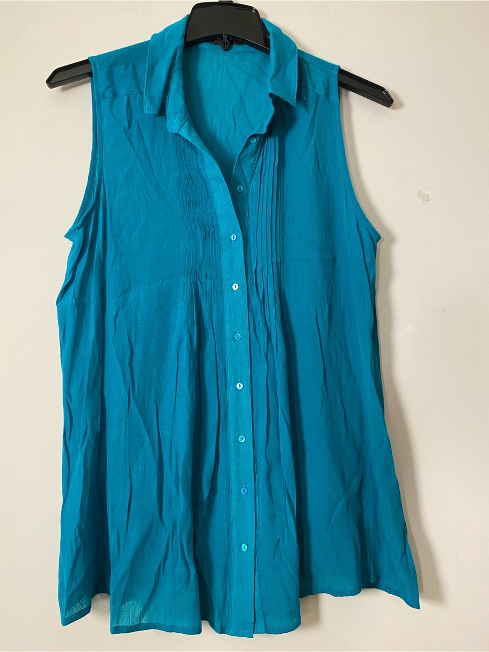 Sleeveless Plus Size Button-Front Blouse in Bright Teal